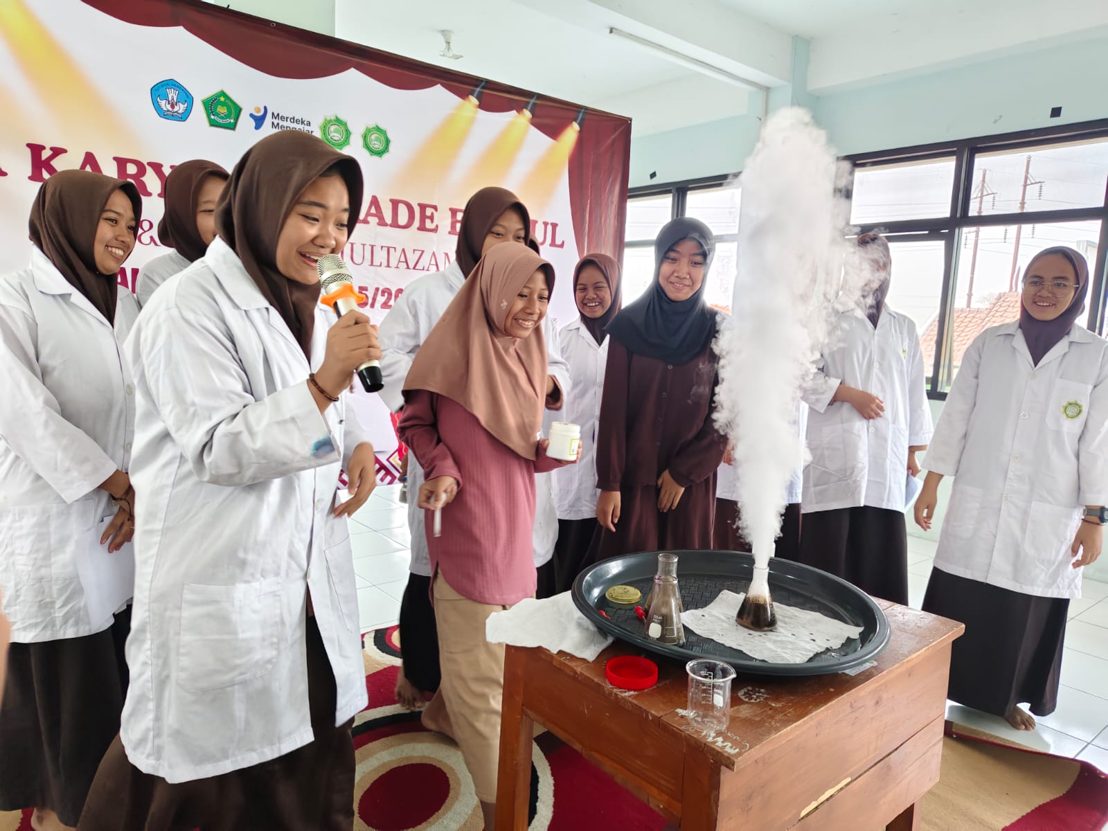 Berita Gambar